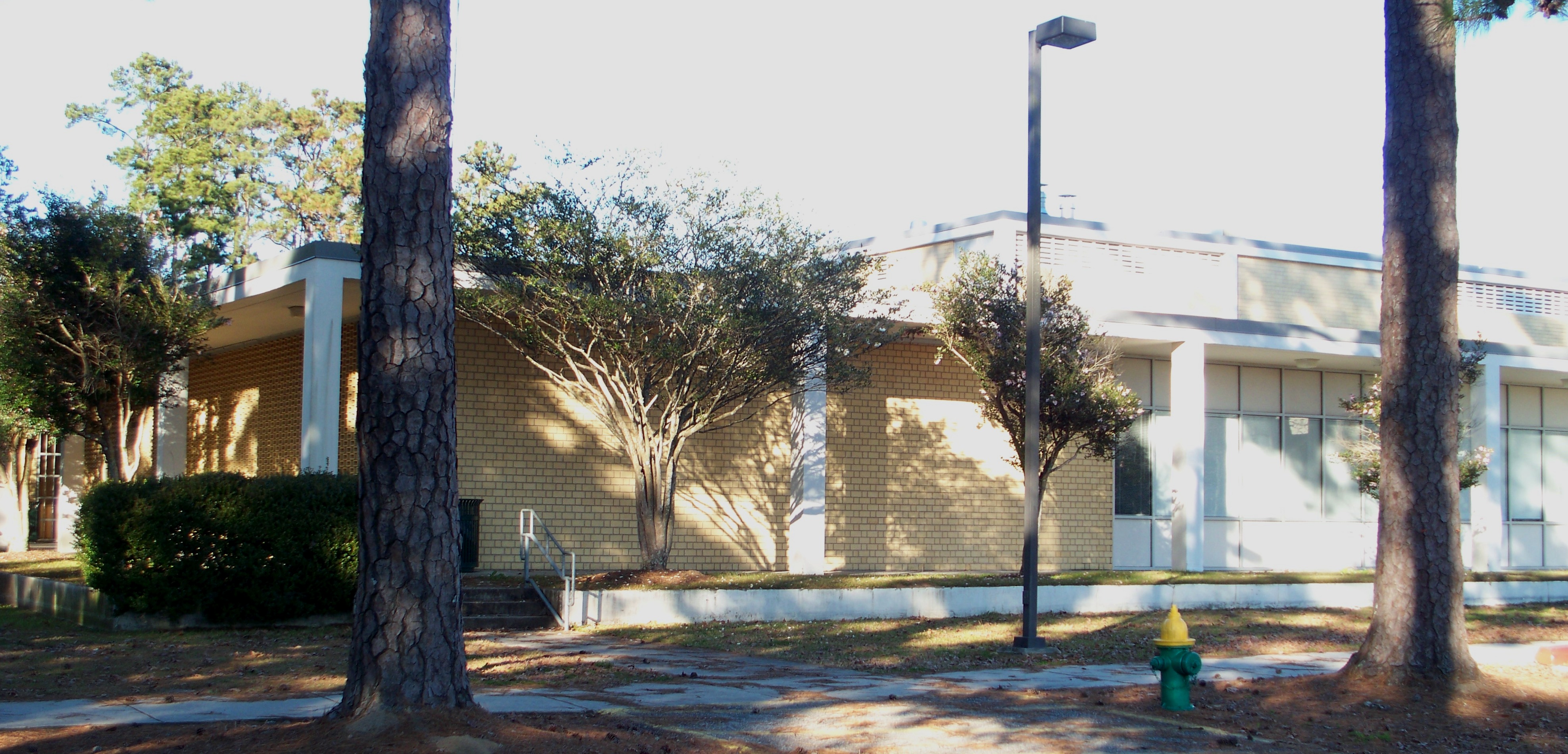 Garrett Hall, home of the College of Business on the Southeastern Louisiana University campus in Hammond, Louisiana